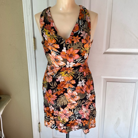 Billabong Knotted Heart Mini Dress Size Small - Picture 1 of 9